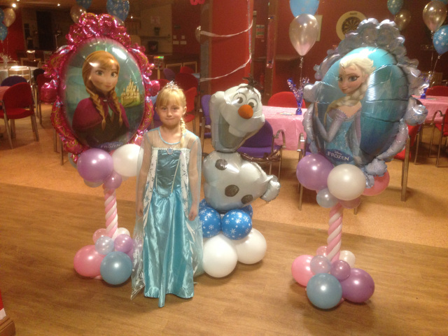 Frozen Balloons Bouquets ❄️  Frozen themed birthday party, Frozen theme  party decorations, Girls birthday party decorations